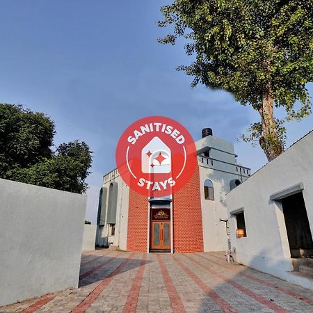 Collection O 83344 Hotel New River Rajkot Exterior photo